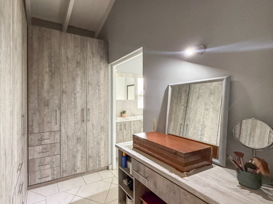 7 Bedroom Property for Sale in Melodie North West